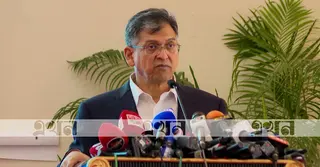 জনগণ রাজা-বাদশাহ দেখতে চায় না, তারা জনবান্ধব পুলিশ চায়: স্বরাষ্ট্রমন্ত্রী